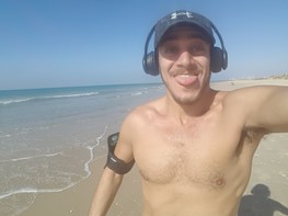 אורי
